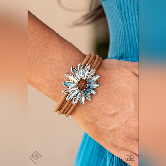 Celestial Rhinestone 4pc Fashion Accessory Set - Picture 3 of 6